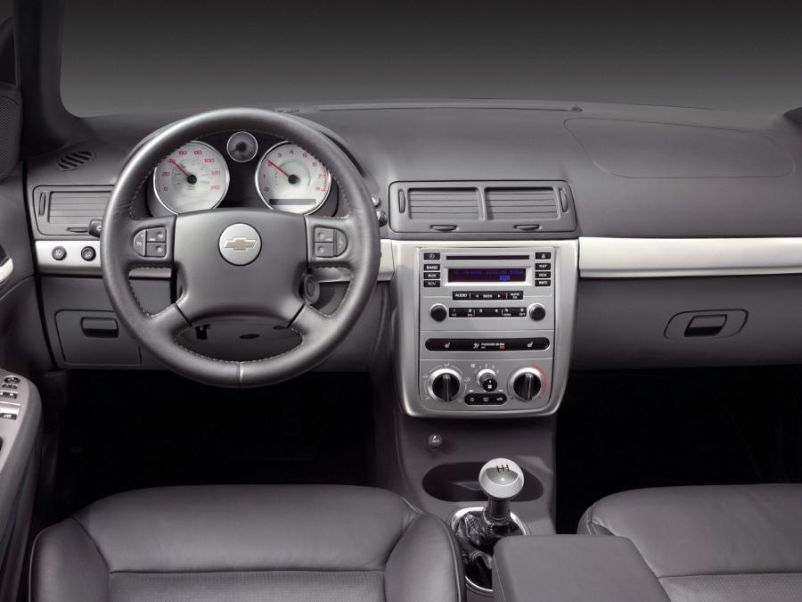  Chevrolet Cobalt SS Supercharged Coupe 2005 года  (фото 31 из 36)